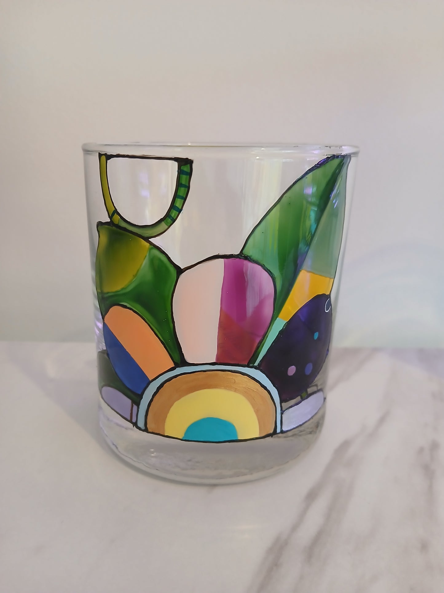 Verre peint à la main