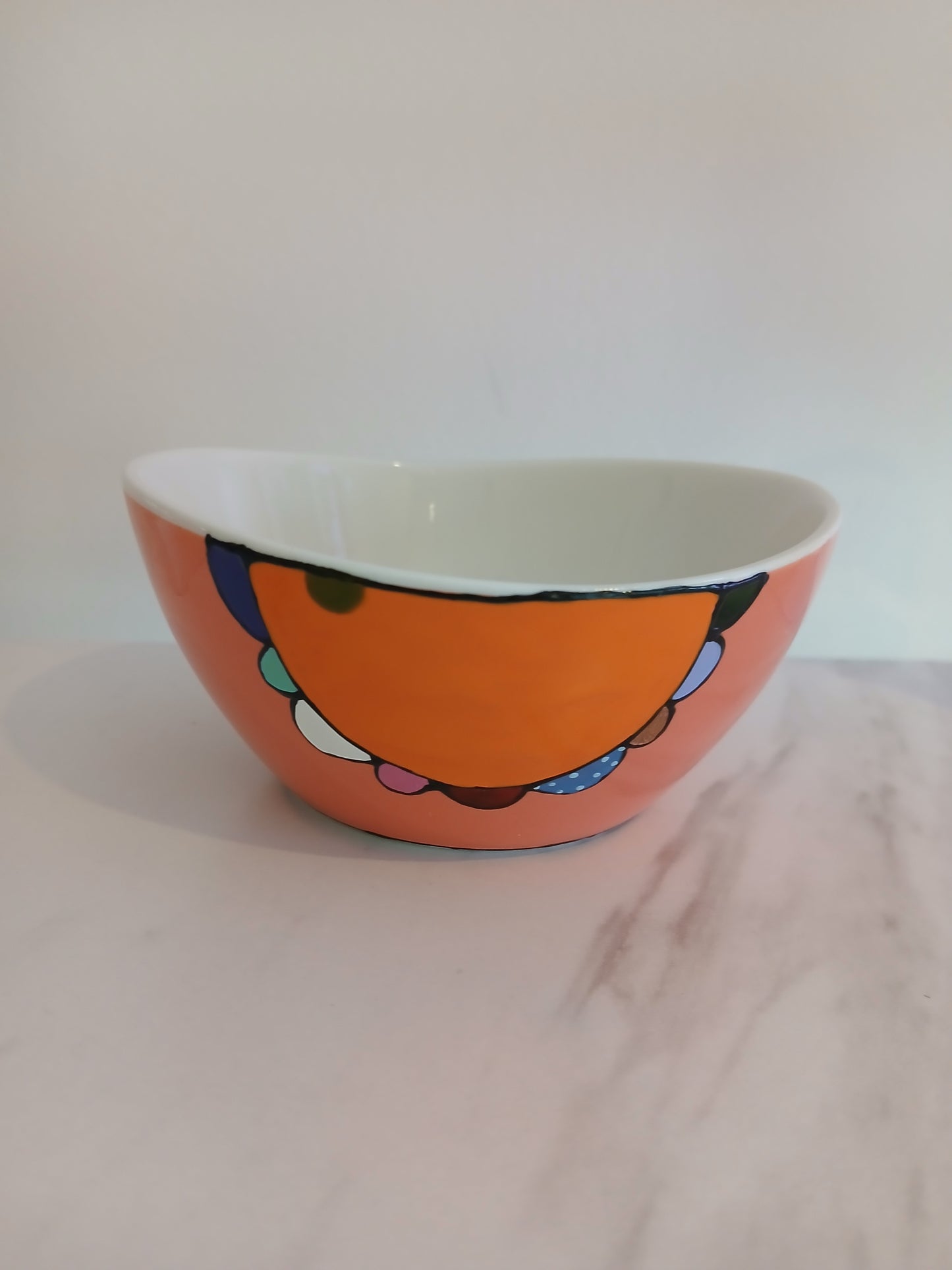 Petit bol peint à la main