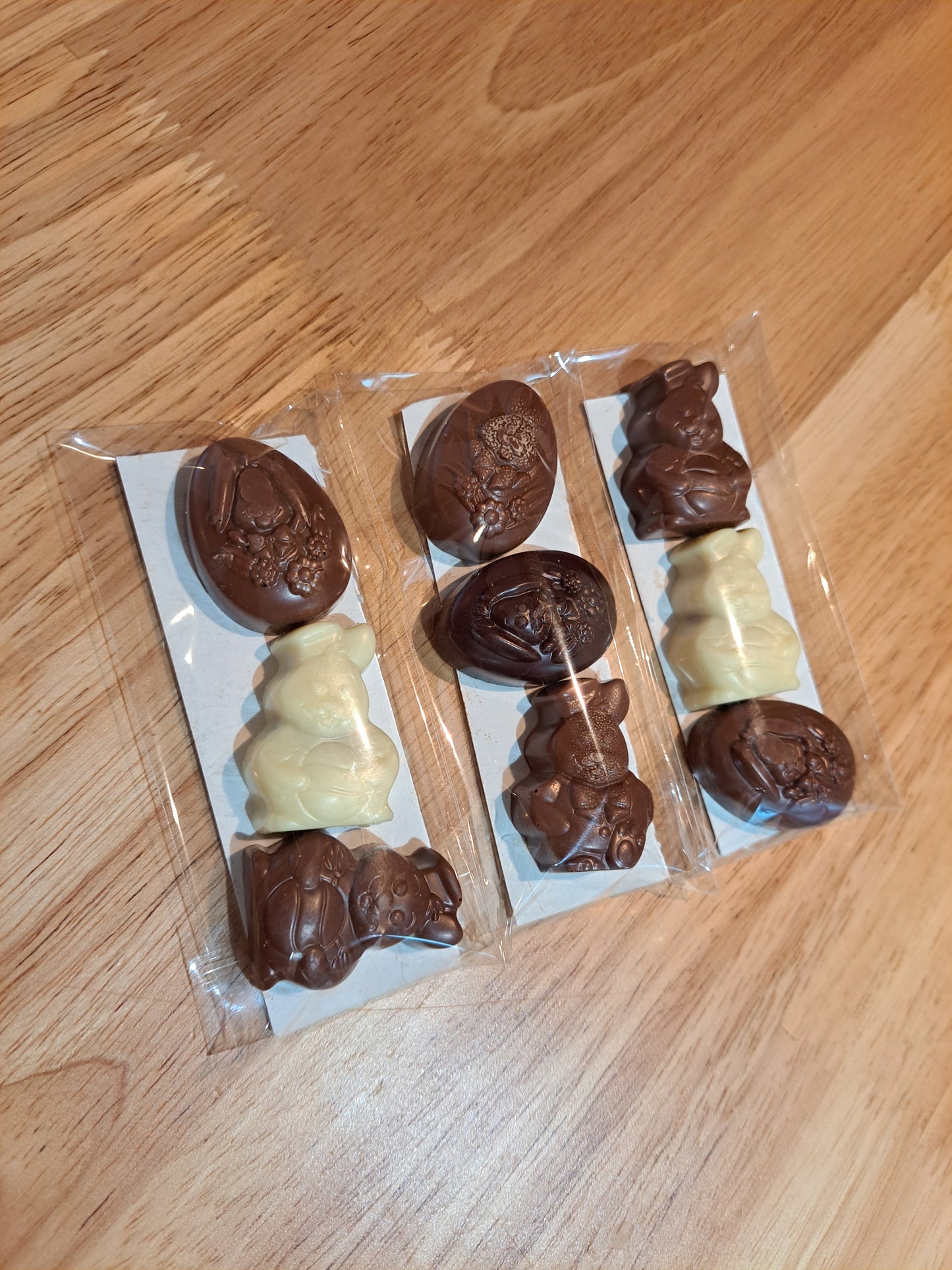 Trio de 3 pralinés assortis fourrés au caramel (jusqu'à 30g)