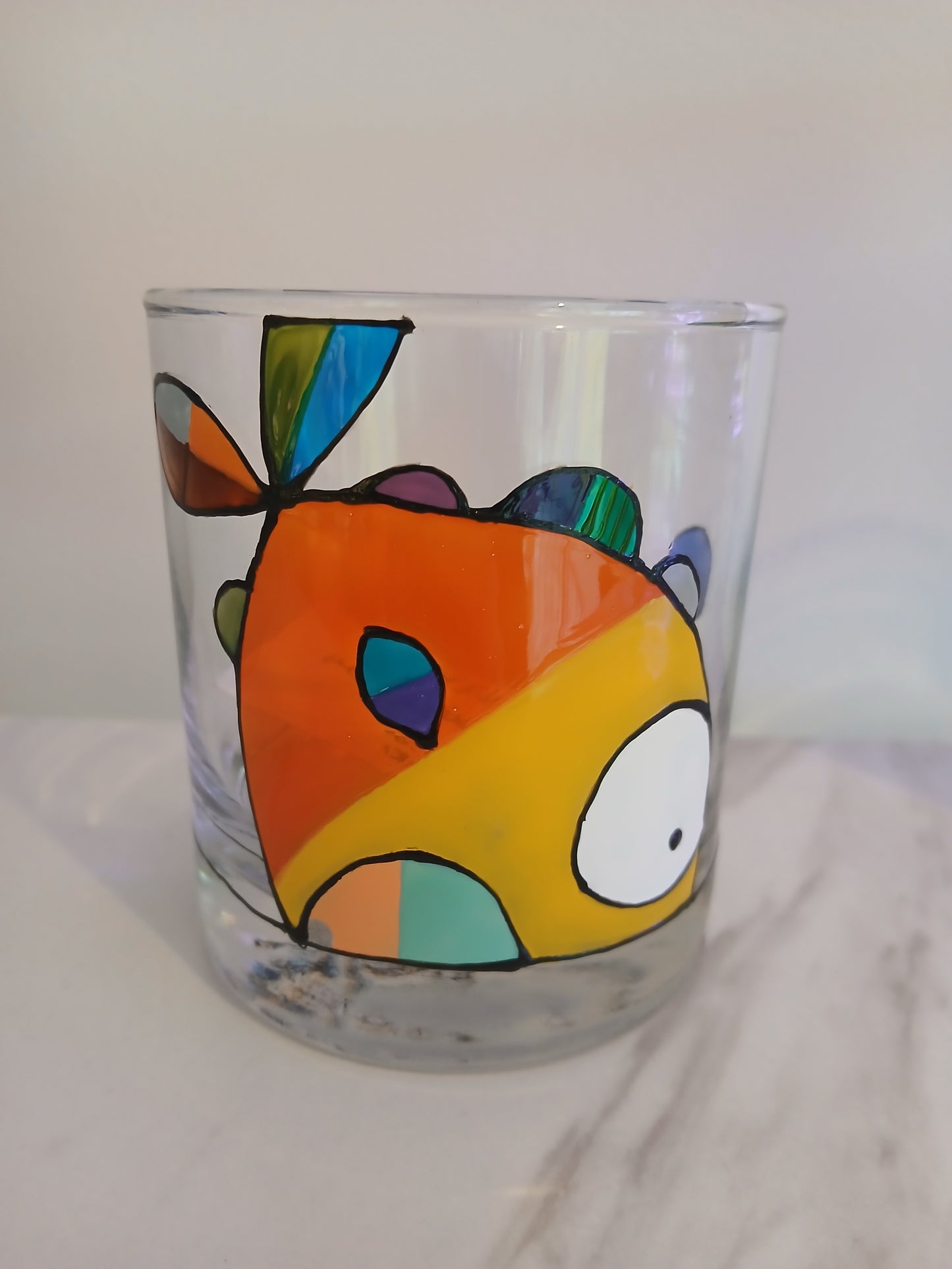 Verre peint à la main