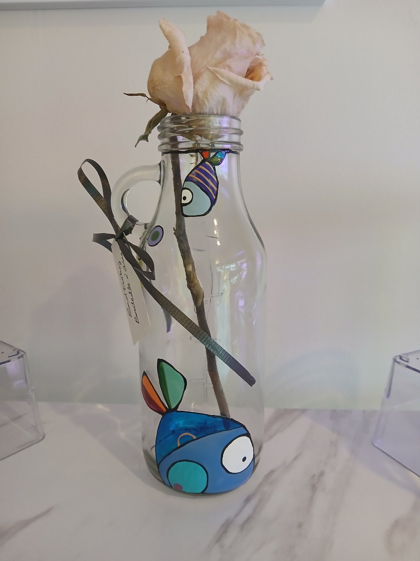 Petite bouteille décorative peinte à la main