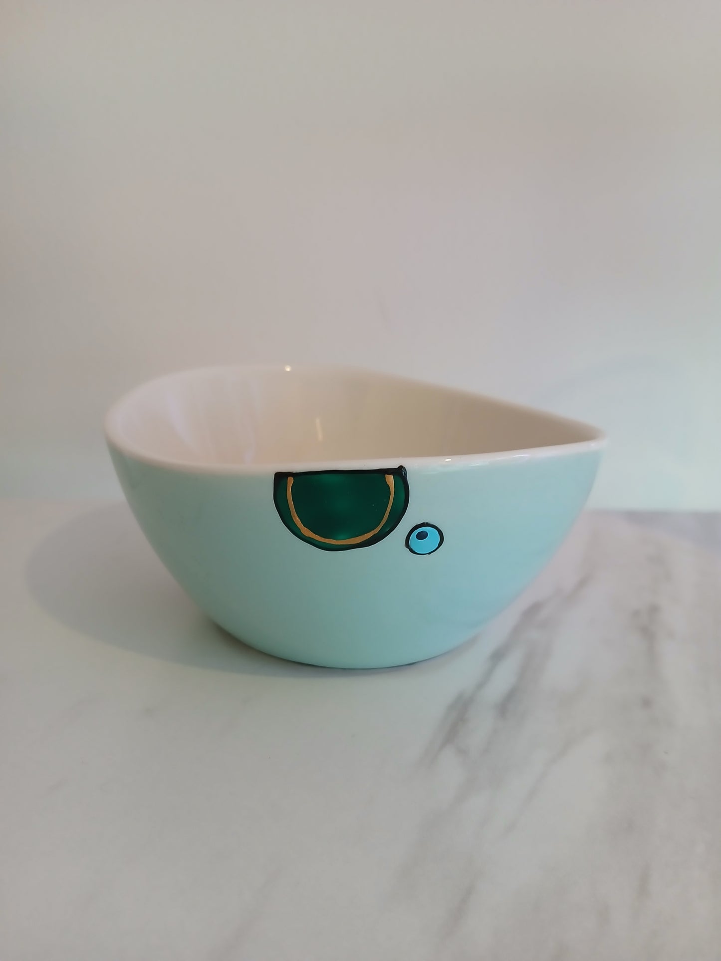 Petit bol peint à la main