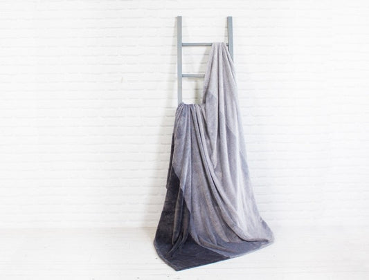 Jeté 4 tons de gris